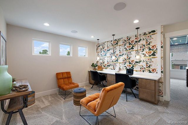 6151 N Trailwoods Drive, Ann Arbor, MI 48103