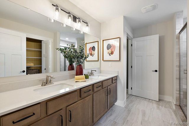 6151 N Trailwoods Drive, Ann Arbor, MI 48103