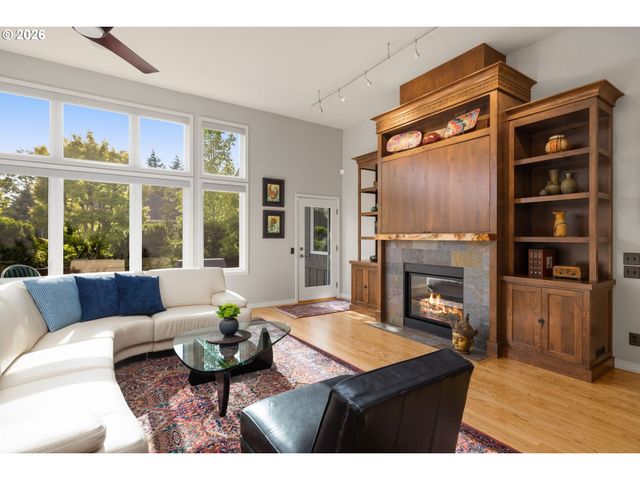 3853 Nw VARDON Pl, Portland, OR 97229