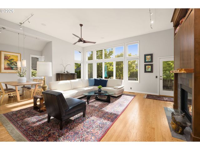 3853 Nw VARDON Pl, Portland, OR 97229