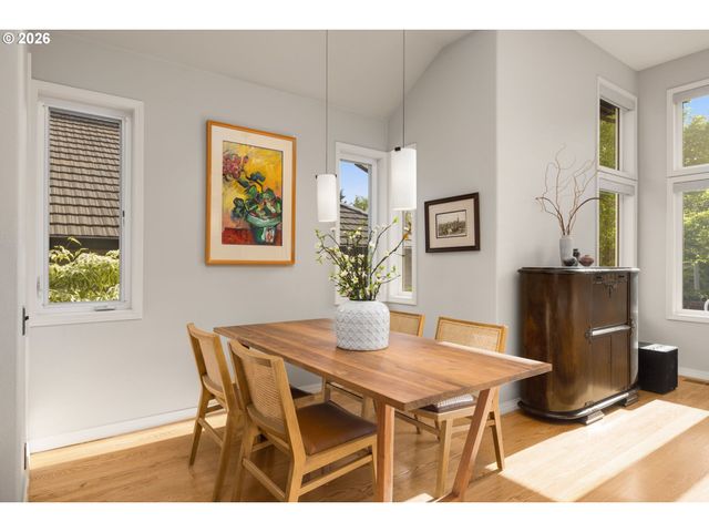 3853 Nw VARDON Pl, Portland, OR 97229