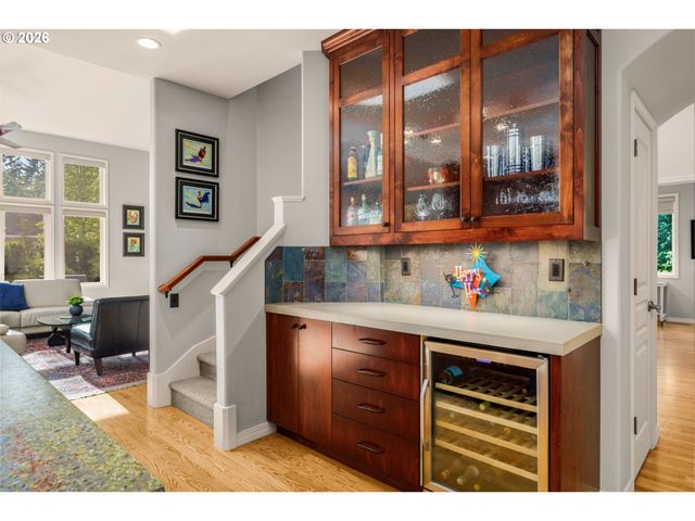 3853 Nw VARDON Pl, Portland, OR 97229