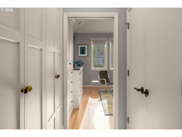 3853 Nw VARDON Pl, Portland, OR 97229