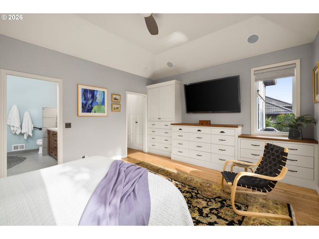 3853 Nw VARDON Pl, Portland, OR 97229