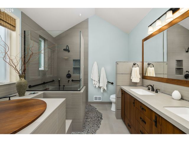 3853 Nw VARDON Pl, Portland, OR 97229