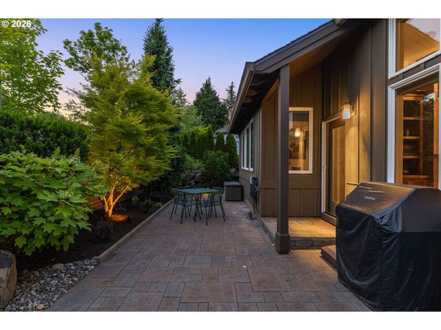 3853 Nw VARDON Pl, Portland, OR 97229
