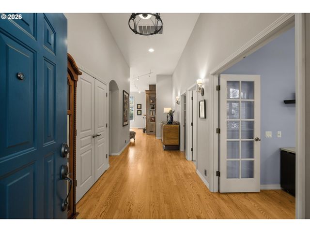 3853 Nw VARDON Pl, Portland, OR 97229