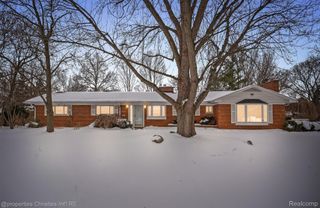 952 N Reading Road, Bloomfield Hills, MI 48304
