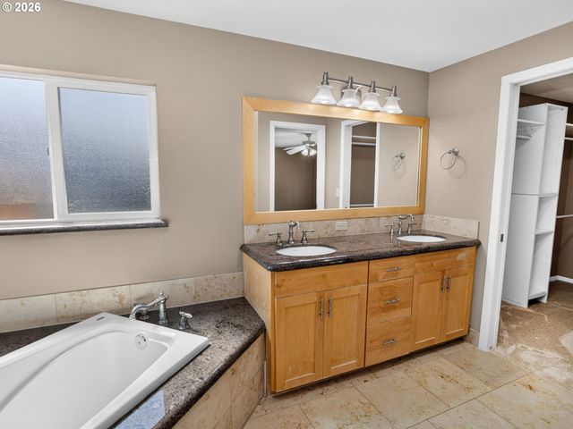 3095 Sw 202ND Ave, Beaverton, OR 97003
