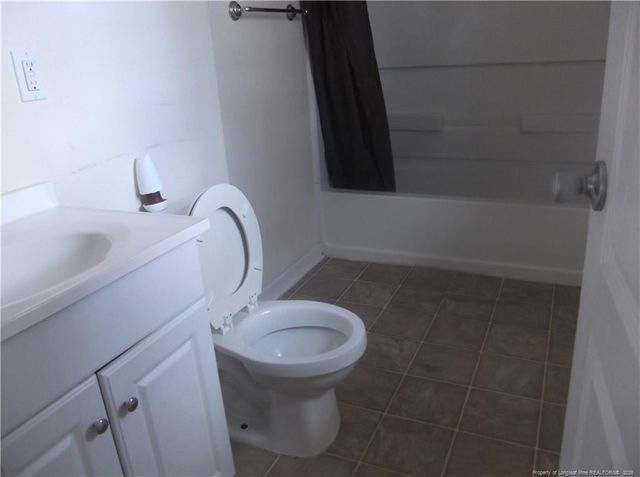 5619 Walking Trail, Hope Mills, NC 28079