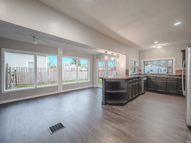 630 E Water Street, Mount Vernon, IN 47620