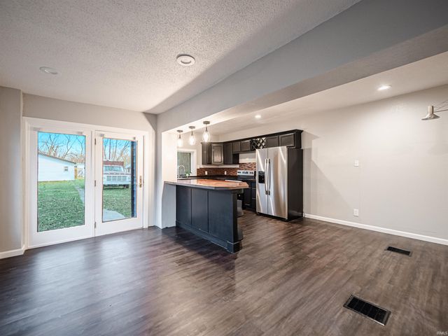 630 E Water Street, Mount Vernon, IN 47620
