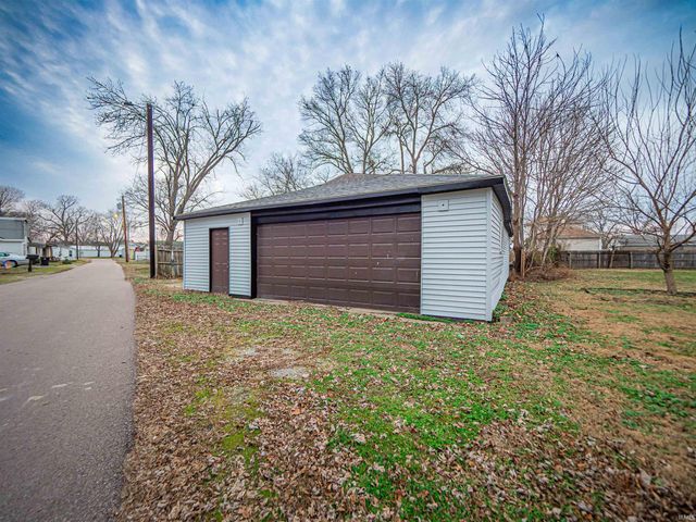630 E Water Street, Mount Vernon, IN 47620