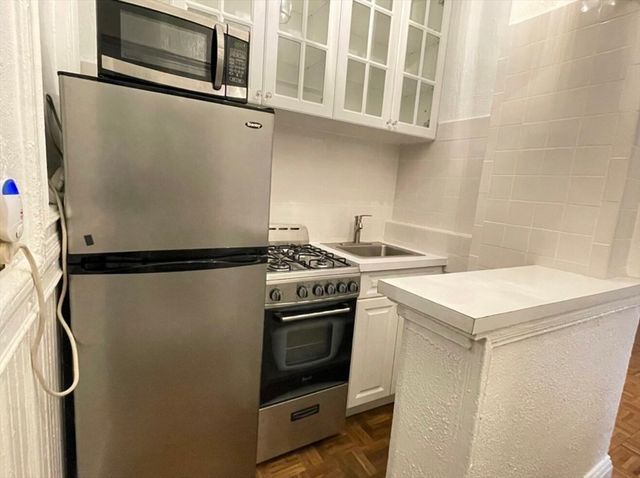 47 Revere St 5, Boston, MA 02114