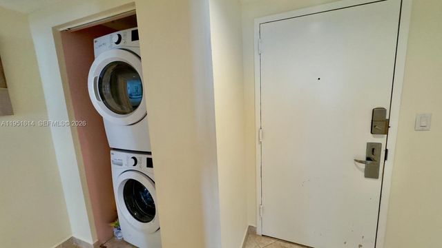 17375 Collins Ave 1003, Sunny Isles Beach, FL 33160