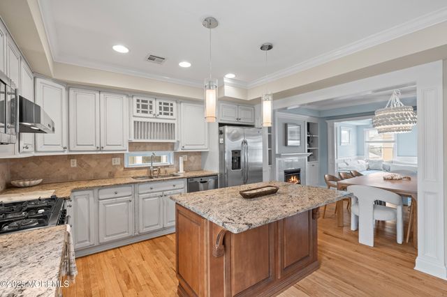 5 Shrewsbury Way, Sea Bright, NJ 07760