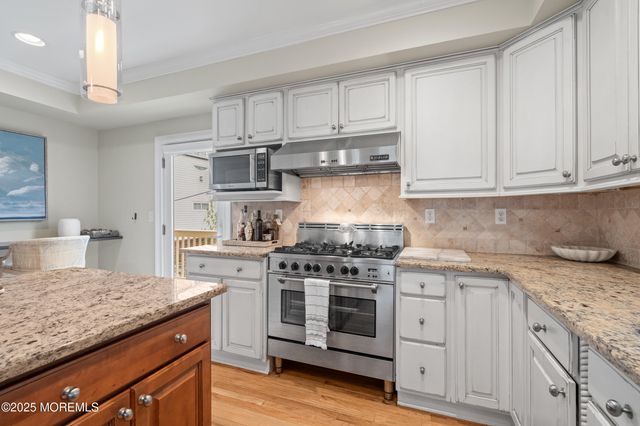 5 Shrewsbury Way, Sea Bright, NJ 07760