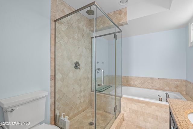 5 Shrewsbury Way, Sea Bright, NJ 07760