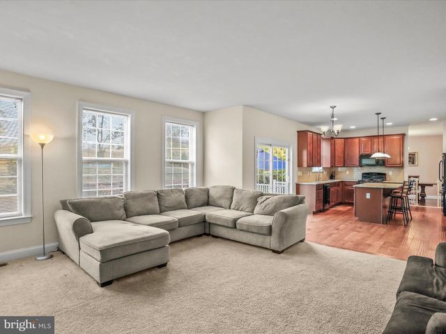32 SPEND A BUCK DR, Dillsburg, PA 17019