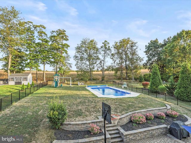 32 SPEND A BUCK DR, Dillsburg, PA 17019