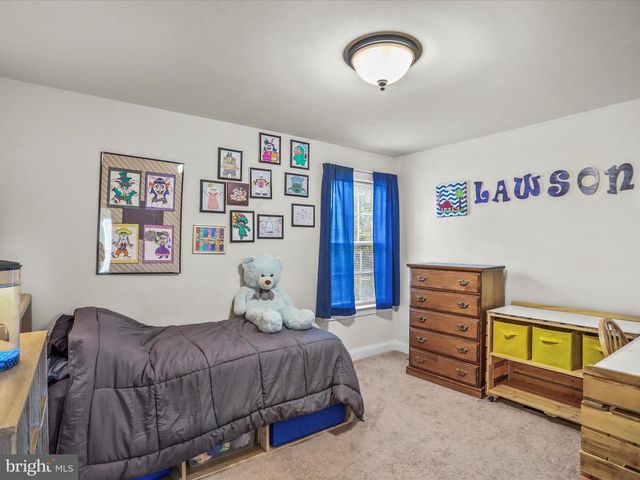 32 SPEND A BUCK DR, Dillsburg, PA 17019