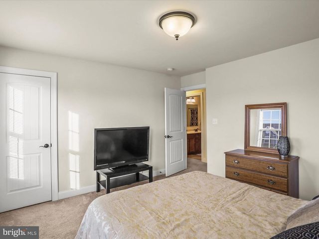 32 SPEND A BUCK DR, Dillsburg, PA 17019
