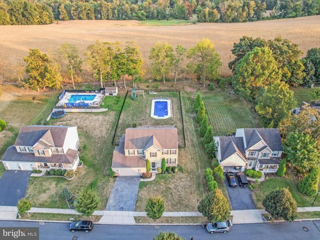 32 SPEND A BUCK DR, Dillsburg, PA 17019