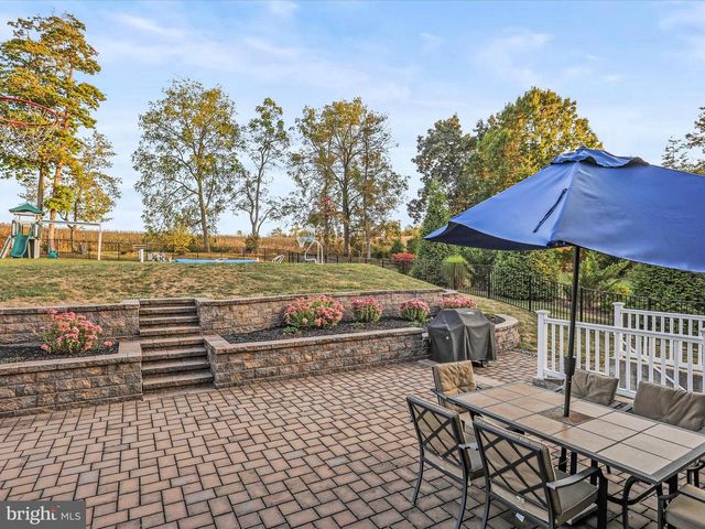 32 SPEND A BUCK DR, Dillsburg, PA 17019