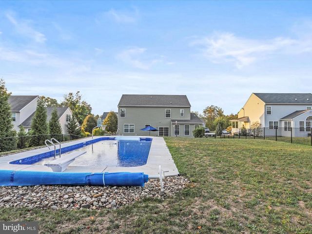 32 SPEND A BUCK DR, Dillsburg, PA 17019