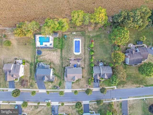32 SPEND A BUCK DR, Dillsburg, PA 17019