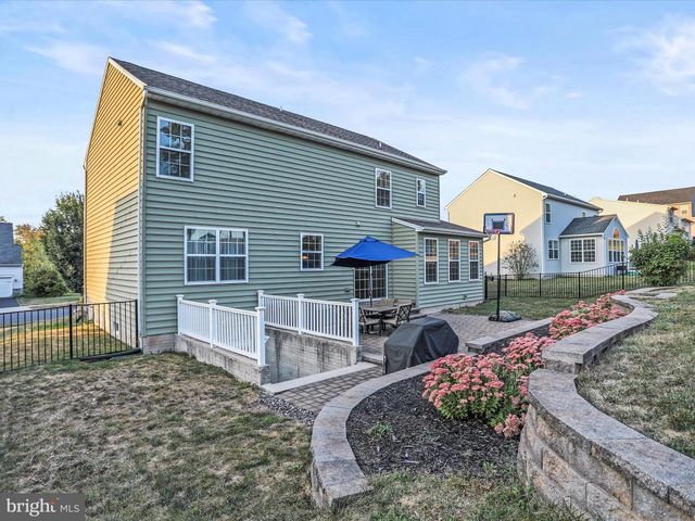 32 SPEND A BUCK DR, Dillsburg, PA 17019