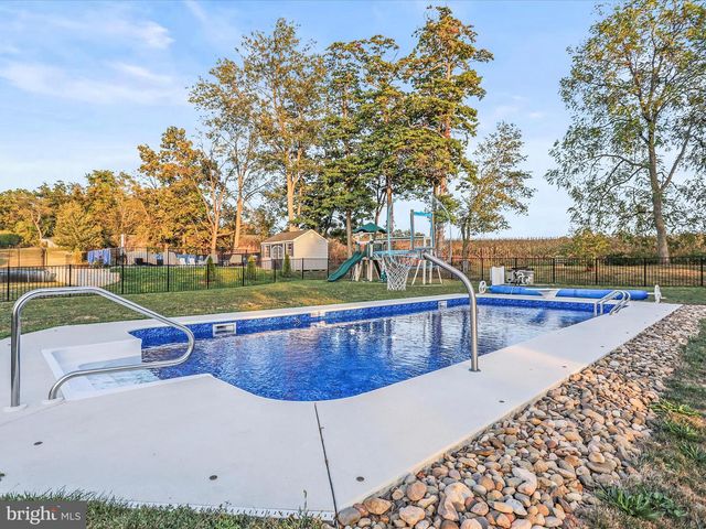 32 SPEND A BUCK DR, Dillsburg, PA 17019