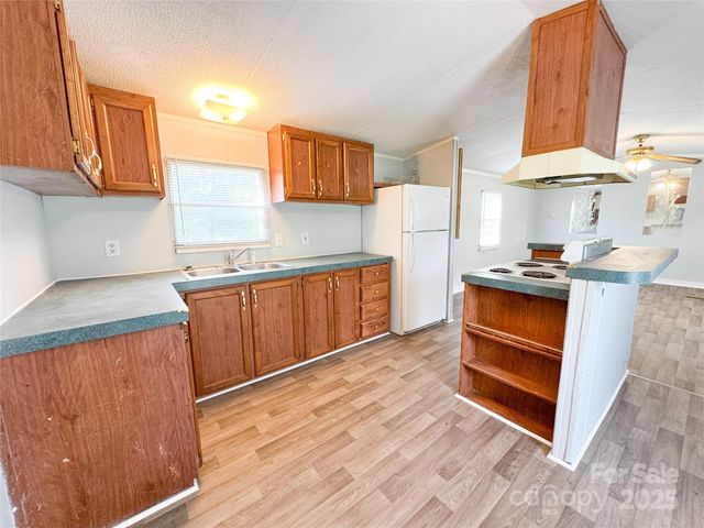 7298 Palm Tree Drive, Vale, NC 28168