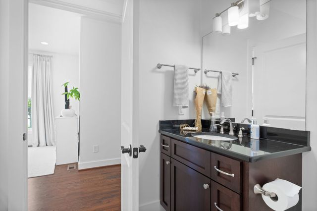 5505 Knob Rd, Nashville, TN 37209