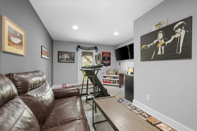 5505 Knob Rd, Nashville, TN 37209