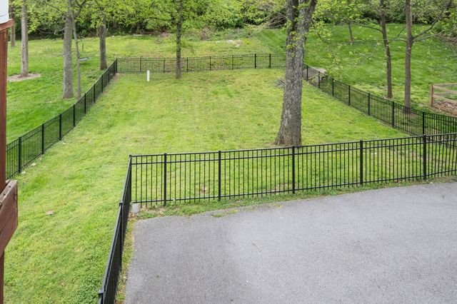 5505 Knob Rd, Nashville, TN 37209