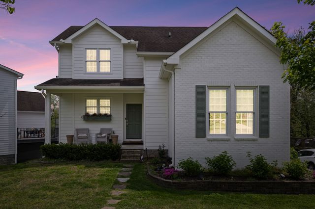 5505 Knob Rd, Nashville, TN 37209