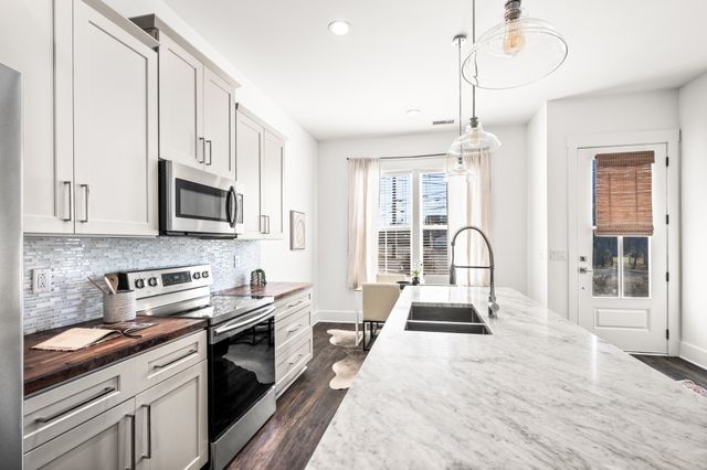 1000 Free Silver Rd, Nashville, TN 37207