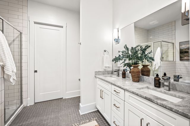 1000 Free Silver Rd, Nashville, TN 37207