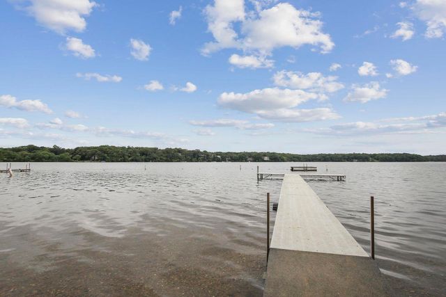 20 Lakewood Drive, Mashpee, MA 02649