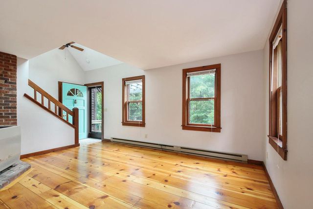 20 Lakewood Drive, Mashpee, MA 02649