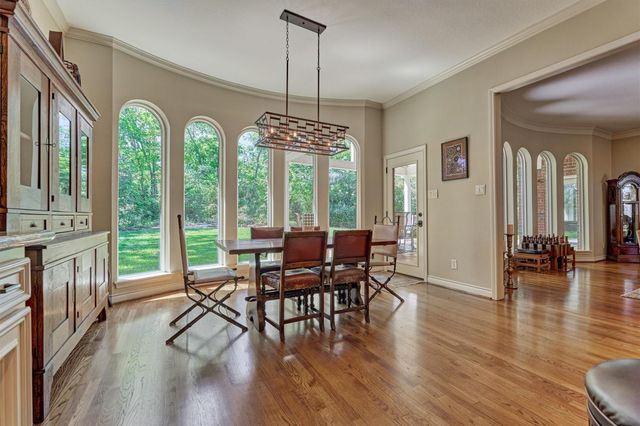 150 Lake View Circle, Montgomery, TX 77356