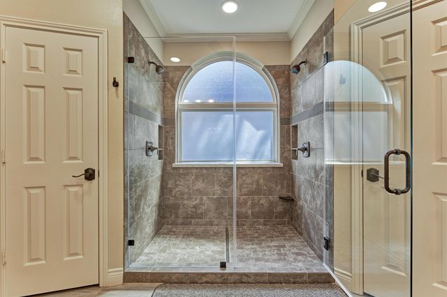 150 Lake View Circle, Montgomery, TX 77356