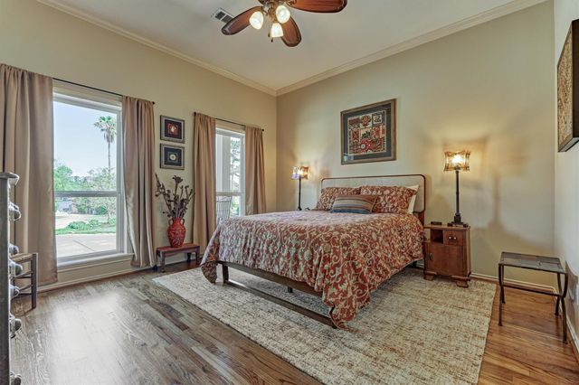 150 Lake View Circle, Montgomery, TX 77356