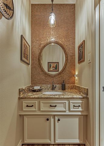 150 Lake View Circle, Montgomery, TX 77356