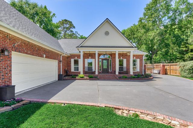 150 Lake View Circle, Montgomery, TX 77356