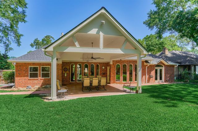 150 Lake View Circle, Montgomery, TX 77356