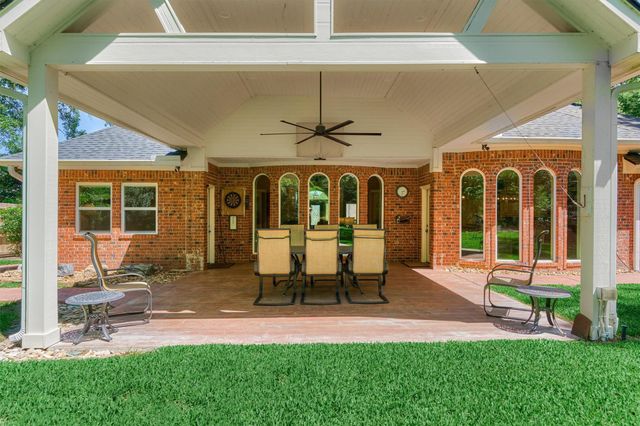 150 Lake View Circle, Montgomery, TX 77356