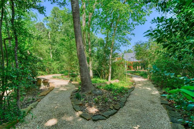 150 Lake View Circle, Montgomery, TX 77356