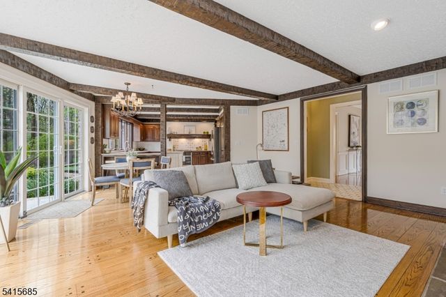 167 Ridge Rd, Watchung Boro, NJ 07069